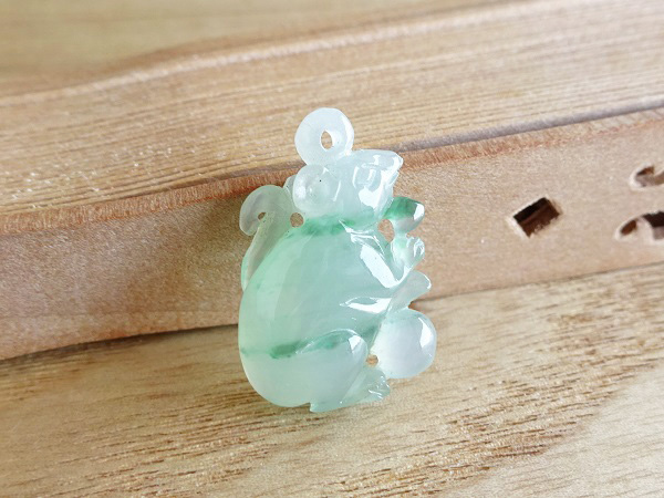翡翠彫刻のプレート 翡翠彫刻【SHIZUKU PLATE】99254 | 翡翠専門店 ジョイテック