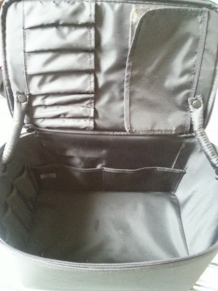 無印良品 ナイロンメイクボックス大 品薄 商品 メイクボックス 売買されたオークション情報 Yahooの商品情報をアーカイブ公開 オークファン Aucfan Com