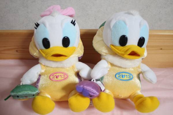 ディズニー ドナルド デイジー 干支ぬいぐるみ 13ヘビ 巳 ディズニー 売買されたオークション情報 Yahooの商品情報をアーカイブ公開 オークファン Aucfan Com