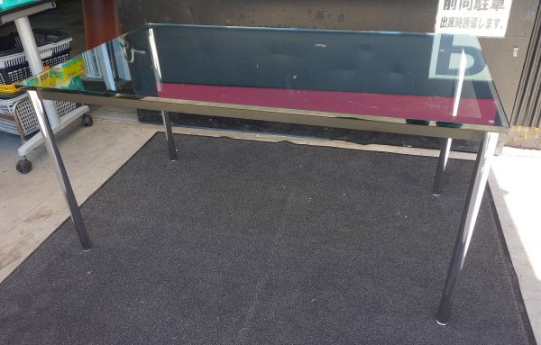 IDC大塚家具◇ル・コルビジェ ガラス ダイニングテーブルART48/C(ル