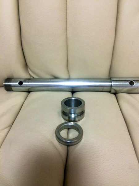 【749. 999. 純正 F アクスルシャフト】