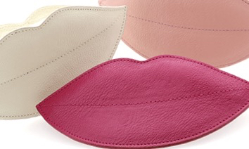 Zoff ゾフ 田中里奈コラボ リップ型メガネケース ピンク めがねケース 売買されたオークション情報 Yahooの商品情報をアーカイブ公開 オークファン Aucfan Com