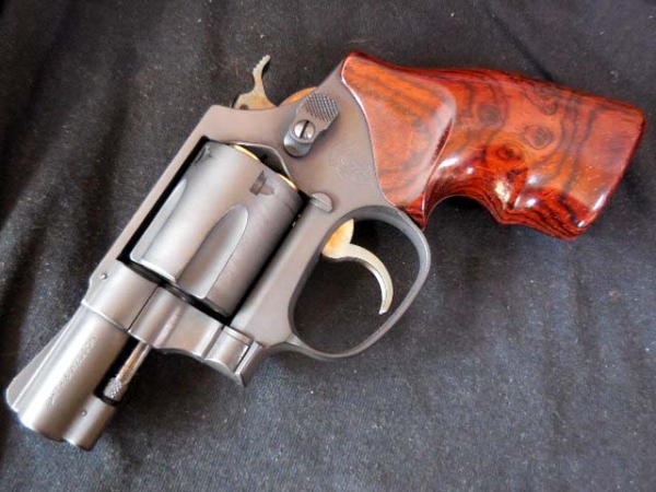 タナカS&WチーフM36スクエアバットカスタム&スピーゲルグリップ