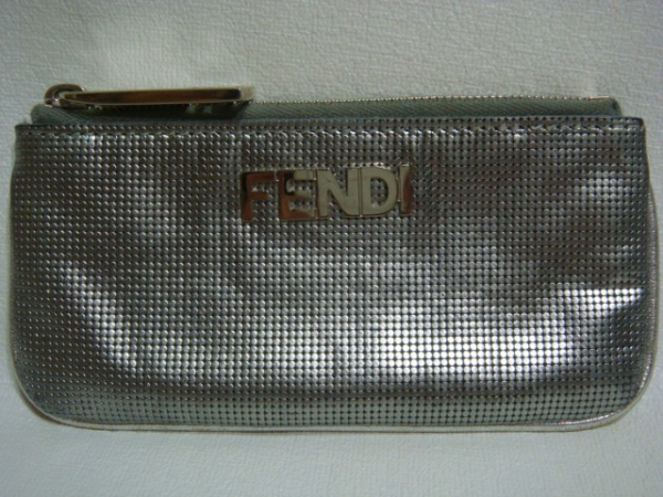本物 大人気 フェンディ FENDI コインケース シルバーカラー