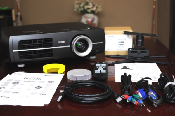 送料無料！フルHD 超解像 EPSON 高級機 EH-TW4500！ランプ新品！