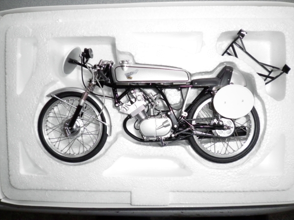 エブロ　1/10ホンダCR１１０