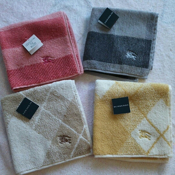 BURBERRY タオルハンカチ ４枚セット
