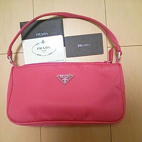 PRADA ポーチ 新品未使用 カードつき ピンク プラダ
