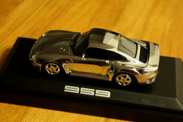 ★Porsche特注 1/43 PMA ポルシェ959 クロームメッキ(木製台座)