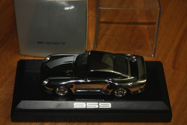 ★Porsche特注 1/43 PMA ポルシェ959 クロームメッキ(木製台座)