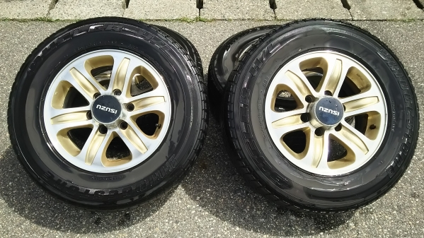 ウィザード 純正ホイール 235/70/16