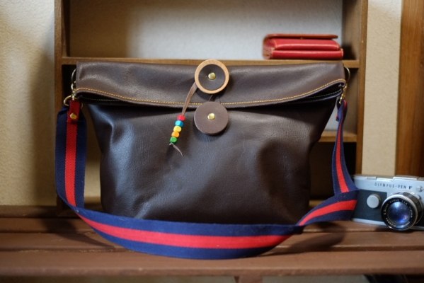 植物タンニン牛革サコッシュショルダーバッグ　ブラウン