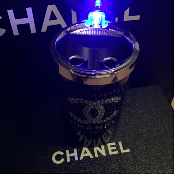新品CHANELシャネルノベルティ車用灰皿☆キラキラスパンコール