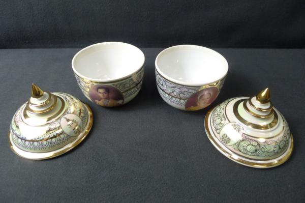 1002★タイ国王 ペアカップ 寺院の形 ハンドペイント 共箱 陶器