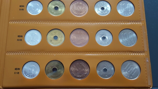 ☆☆☆年号別昭和現行コインアルバム／未使用貨入りページ☆☆☆
