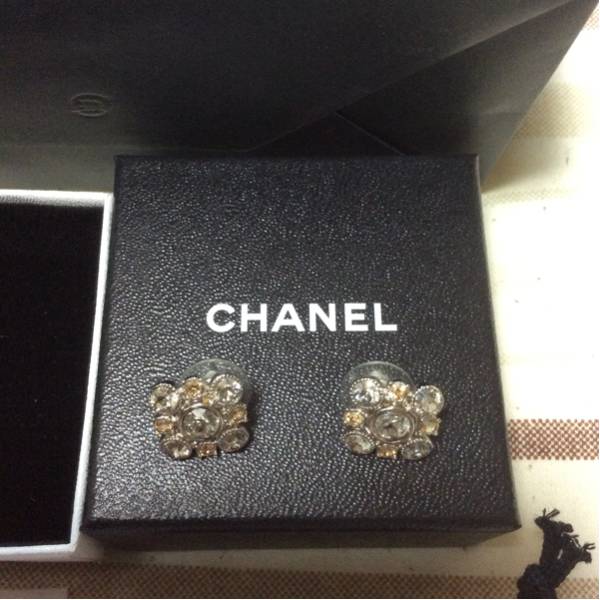 美品 CHANEL シャネル ピアス ラインストーン