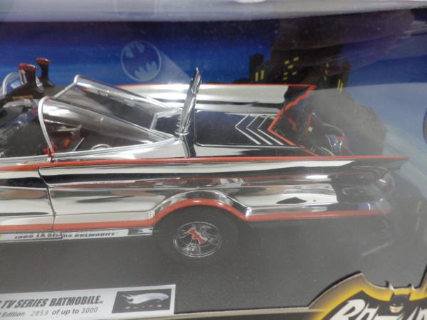 BATMAN】1966 TV SERIES BATMOBILE 1/18 3000台限定○39749-1
