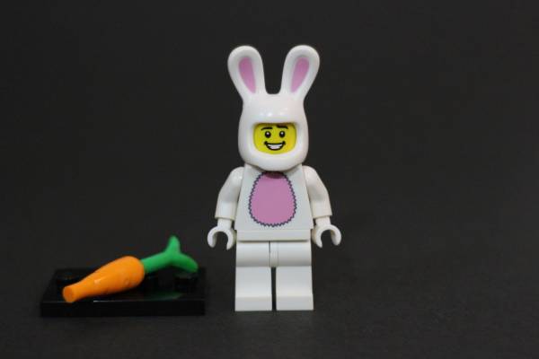 LEGO　8831　レゴ　ミニフィグ　ウサギの着ぐるみを着た男