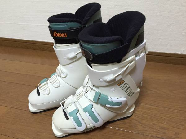 ★美品★ノルディカ NORDICA／スキーブーツ 23.5cm　おまけ付き