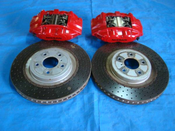 Ｚ34フェアレディＺ　純正ＯＰ曙対向フロントキャリパー[43FJ2]