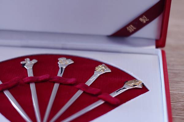 お買い得，お得】 銀製品／菓子切・和楊枝「松竹梅鶴亀」5本セット