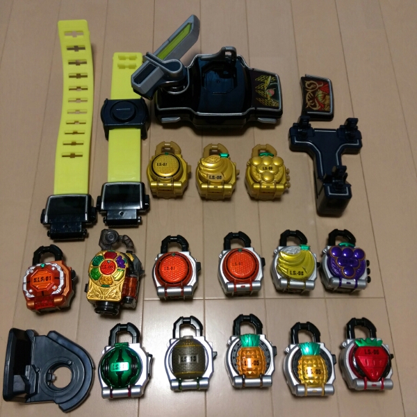 ☆仮面ライダーガイムベルトロックシードセット☆金色、極他