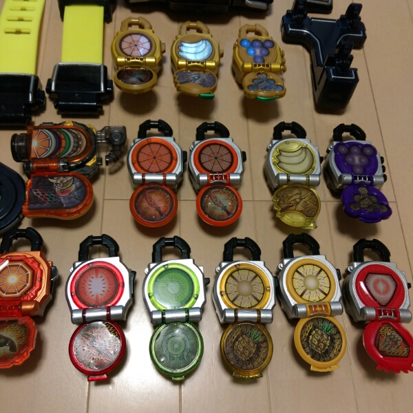 ☆仮面ライダーガイムベルトロックシードセット☆金色、極他
