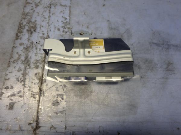 ハイエース　TRH200　ドアコントロールユニット