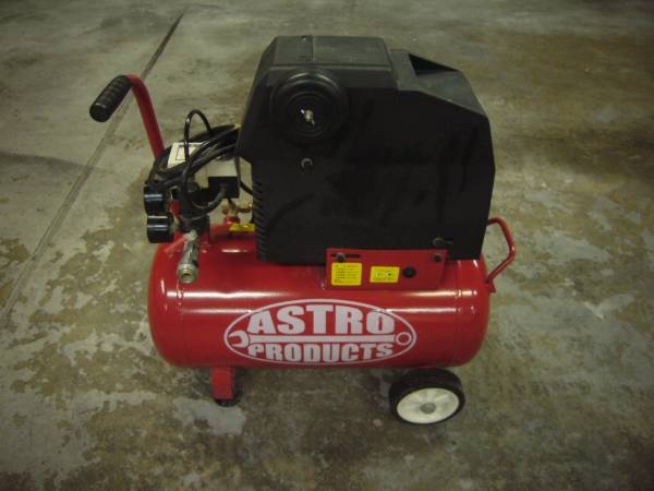 100V　エアコンプレッサー　アストロ　中古美品