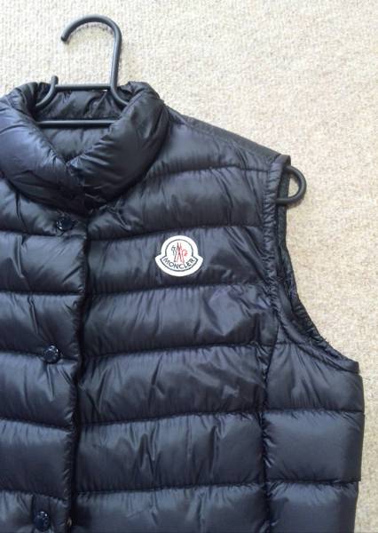 美品モンクレールダウンベスト0ネイビーLIANE　