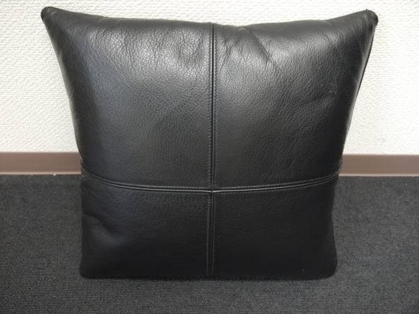 Cassina IXC レザー クッション 黒 ① CASSINA IXC カッシーナ イクスシー レザークッション ブラック