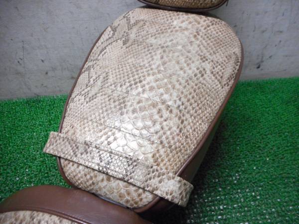 2515） ドラッグスター250 純正ベースの シート 中古パーツ