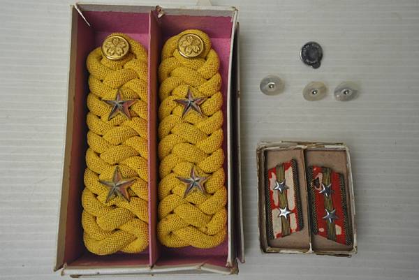 ★旧日本軍★陸軍将校 中尉正肩章 襟章★大礼服 軍服★当時物★