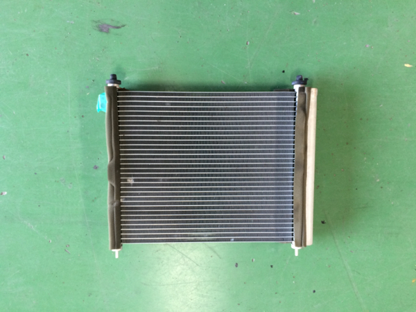 ☆ラパン　クーラーコンデンサー　HE22S