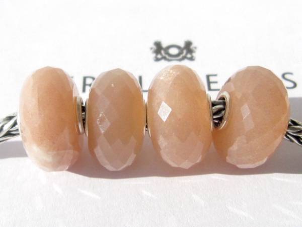 ＊トロールビーズ★フェルドスパームーンストーン写真左3♪新品