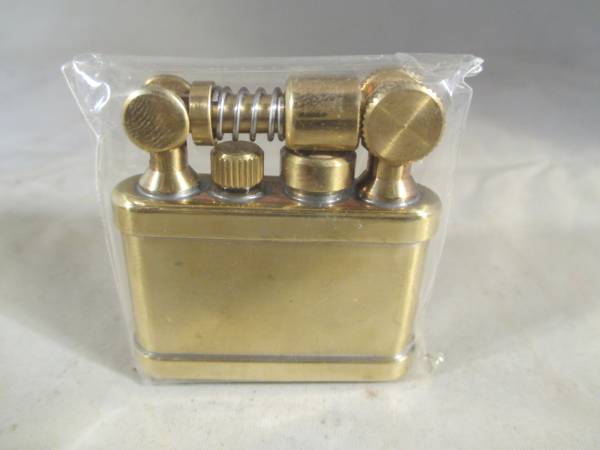 ブラス製の高級感溢れるCASANOVA・新品未使用・オイルライター_2