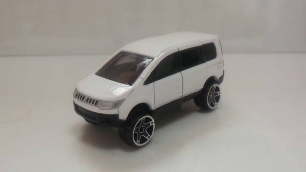 自作改造トミカ ミツビシ デリカｄ５ リフトアップ 白黒絶版 乗用車 売買されたオークション情報 Yahooの商品情報をアーカイブ公開 オークファン Aucfan Com