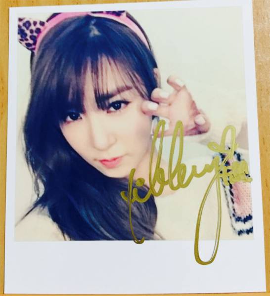 少女時代【ティファニー】直筆サイン・生写真(ポラロイド風)②