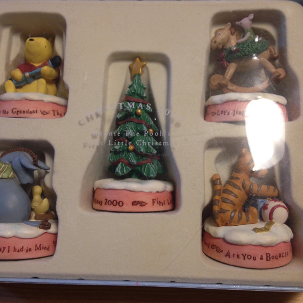 クラシックプーさんクリスマスフィギュアclassic pooh