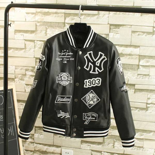 新品☆NYヤンキース☆メンズ 総PUレザー スタジャン黒×黒100L春