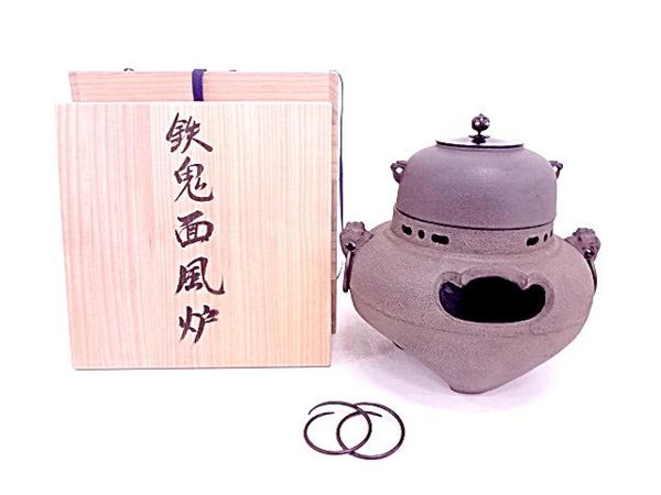 菊地政光 一筋入 置炉釜 最高のショッピング 94579# 未使用品 釜師菊地政光造 鉄鬼面風炉・切合