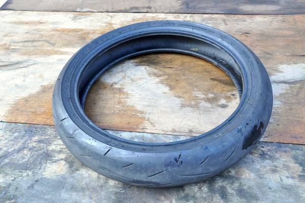 DUNLOP SPORTMAX α-13 SP 110⁄70 R17 Dunlop Sportmax Alpha-13 Front