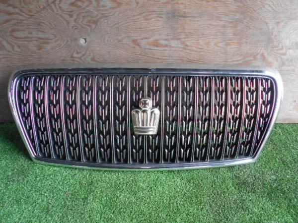 トヨタ　17マジェスタ後期　グリル※J000305C