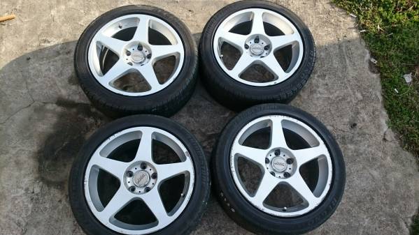 ＤＵ ＬＥＸＥＬ１７×８ＪＪ／ＰＣＤ１１４.３ー５穴 ４本！