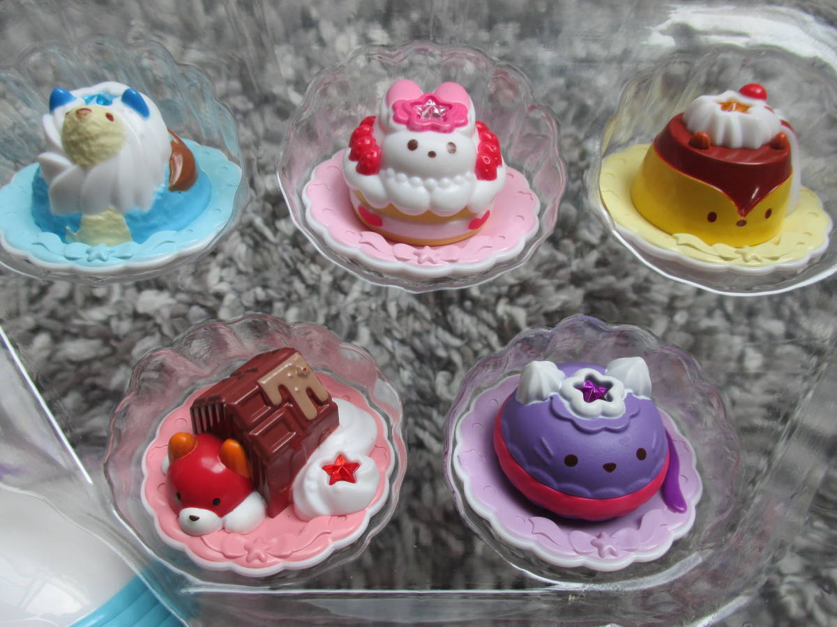 Bandai バンダイ キラキラプリキュアアラモード まぜまぜ変身 スイーツパクトdx アニマルスイーツ5個付 水に流せるポケットティッシュ プリキュア 売買されたオークション情報 Yahooの商品情報をアーカイブ公開 オークファン Aucfan Com