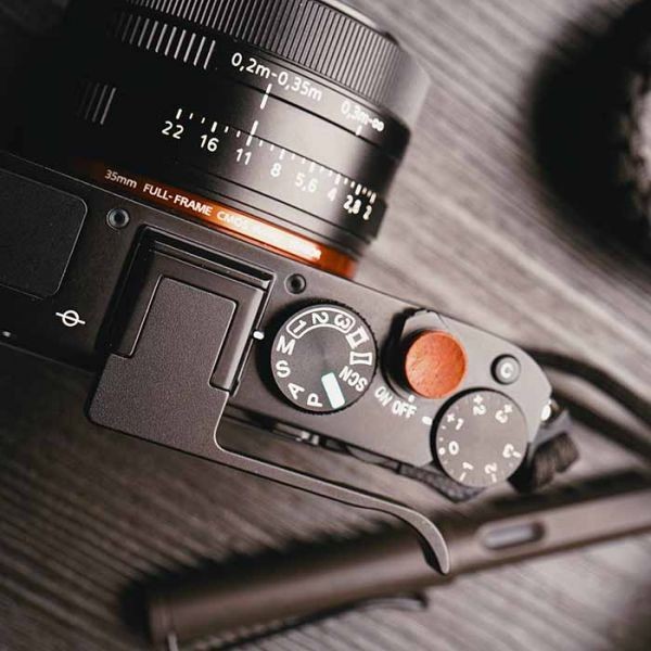 ☆Neewer 660 LEDライト，付属品＜バッテリー、スタンド＞☆（極美品