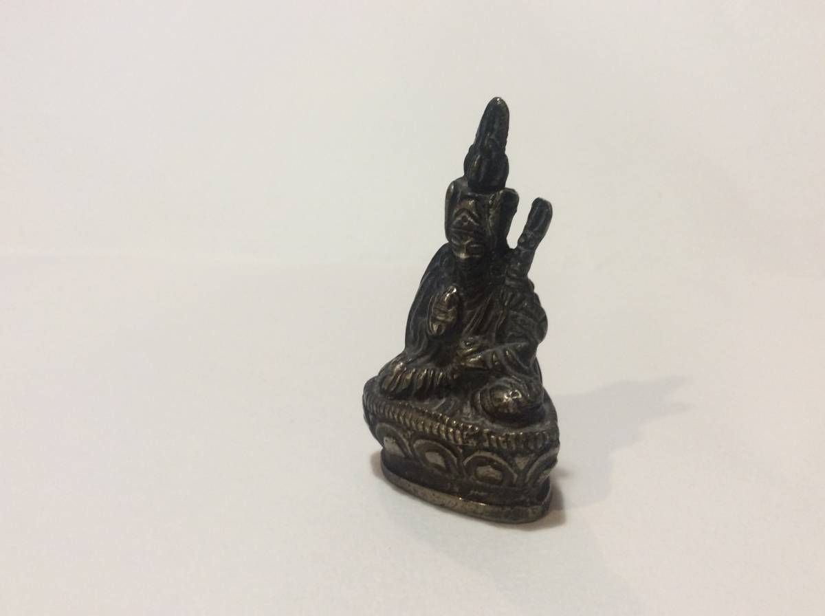 古銅 仏像 古代 784【中国古玩】 仏像 金銅仏 小仏像 豆仏 H5.9cm 75g 細密彫刻 時代物 -
