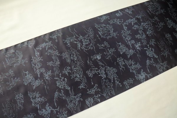 【2026，新作】 京わぎれ 正絹 羽二重生地 コート裏 羽裏 肩裏 国産福井県産羽二重生地 鳥獣戯画文様 濃い墨グレー地 約5.8m ①(コート、道中着)｜売買されたオークション情報、yahooの商品情報をアーカイブ コート、道中着