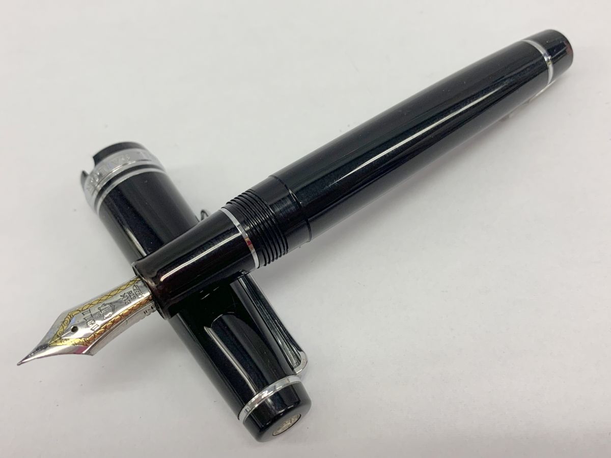 Sailor - 0 Fountain Pen Large Gold Black Ninja Trim pen in with Sailor - 0 Fountain Pen Large Gold Black Ninja Trim pen in with