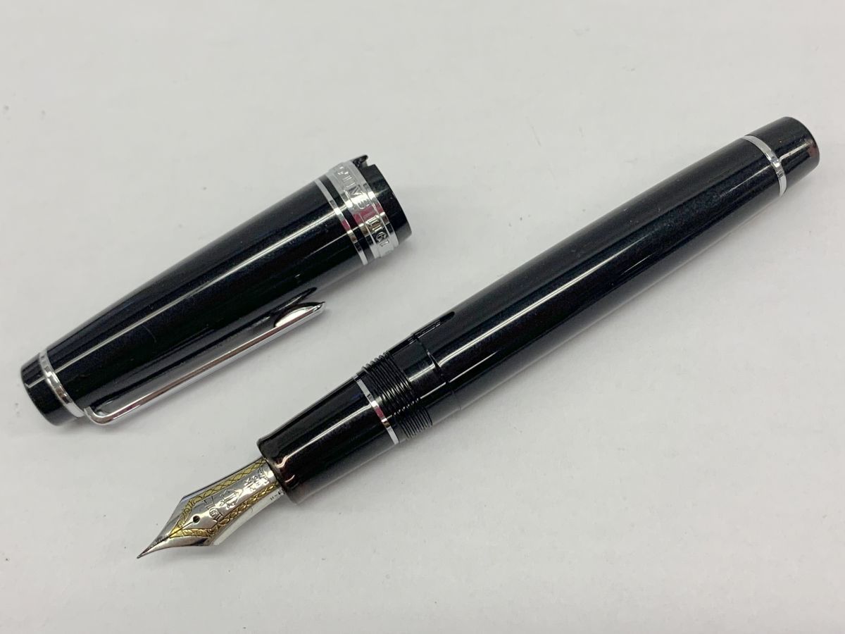 Sailor - 0 Fountain Pen Large Gold Black Ninja Trim pen in with